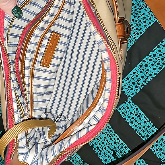 Dooney & Bourke - Picture 2 of 5
